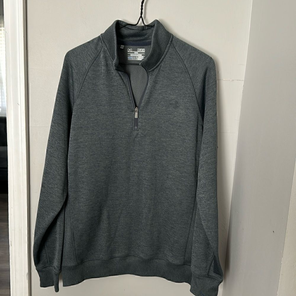 UNDER ARMOR JACKET SIZE MD